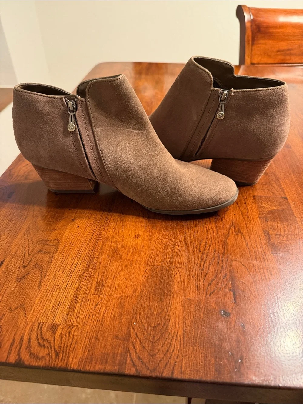 Blondo Waterproof Suede Ankle Booties size 10